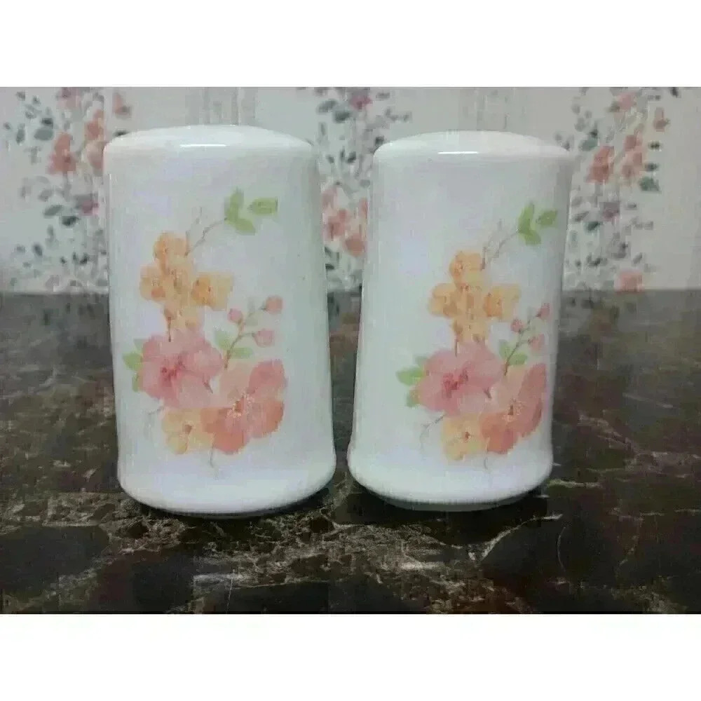 Vintage Floral Salt Pepper Shakers Unbranded Pink Flowers Kitchen Decor